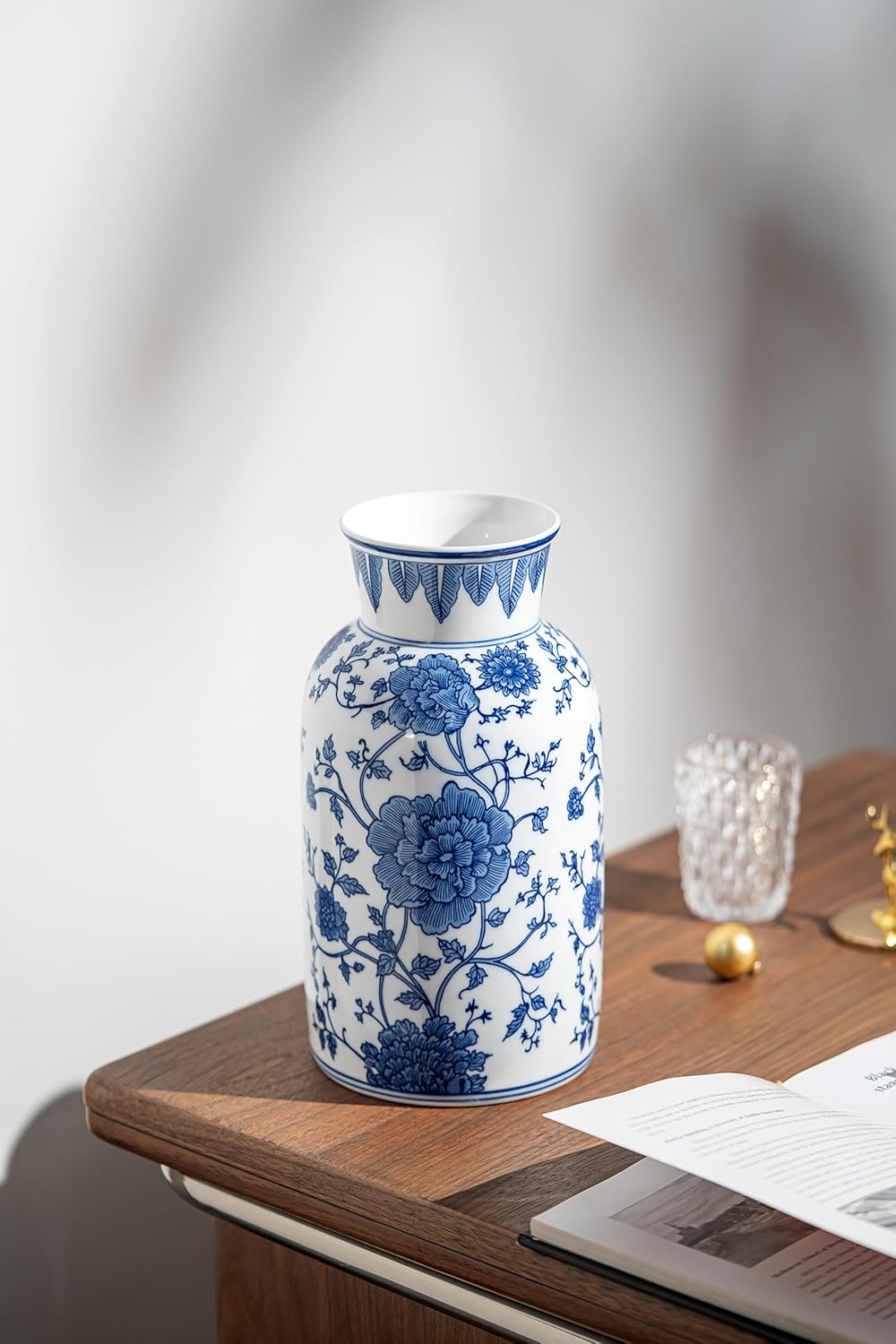 Modern Blue and White Porcelain Vase - Chinoiserie Ginger Jar for Home Decor, Floral Arrangement, 11-Inch Height Handcrafted Ceramic Vase