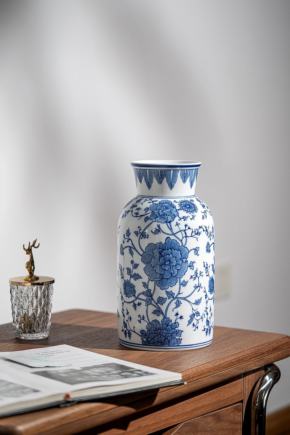 Modern Blue and White Porcelain Vase - Chinoiserie Ginger Jar for Home Decor, Floral Arrangement, 11-Inch Height Handcrafted Ceramic Vase