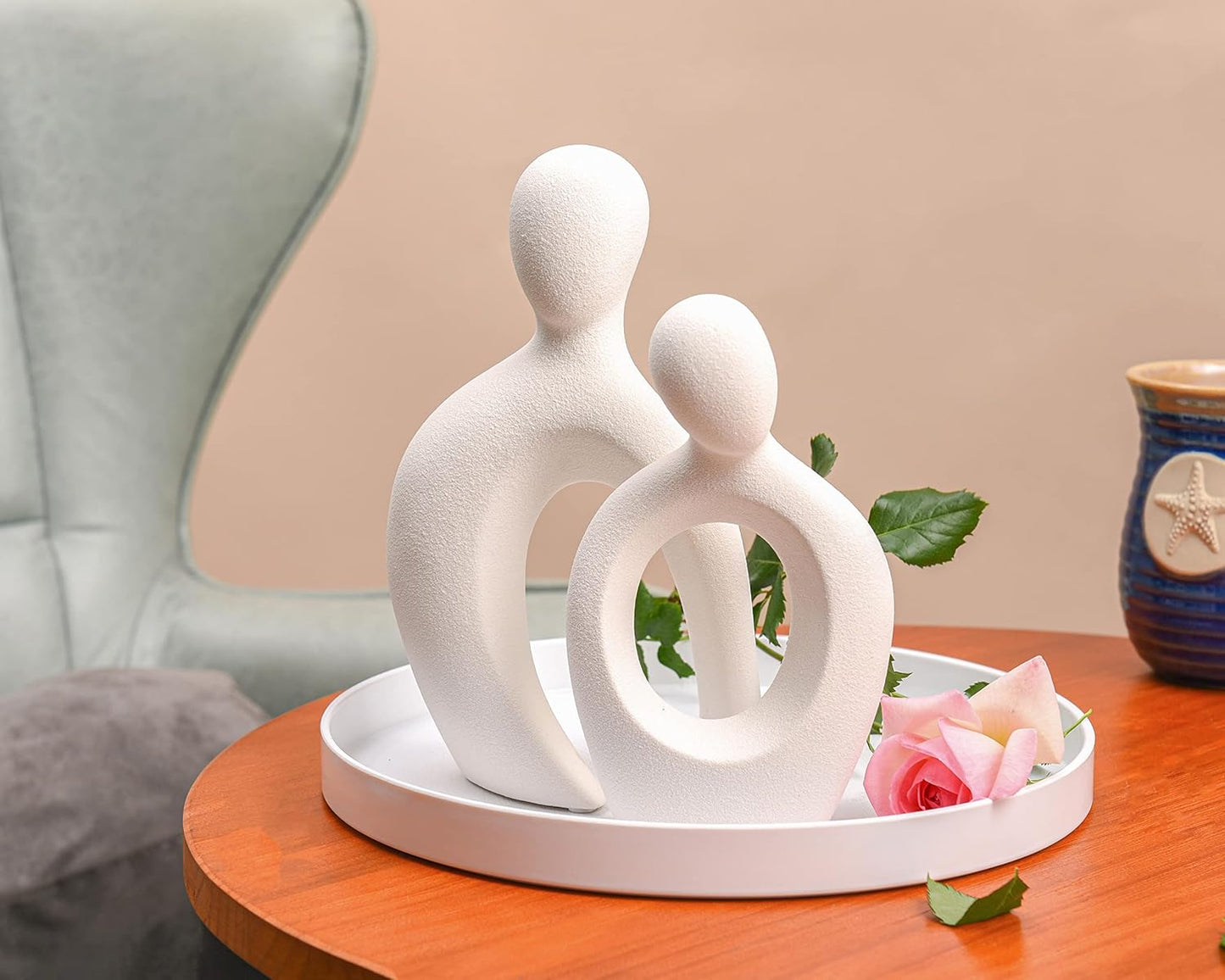 Quoowiit Ceramic Couple Sculptures for Home Decor, Abstract Lover Statue for Shelf, Office, Living Room, Bedroom, Gifts for Anniversary, Valentine's Day, Birthday (White)